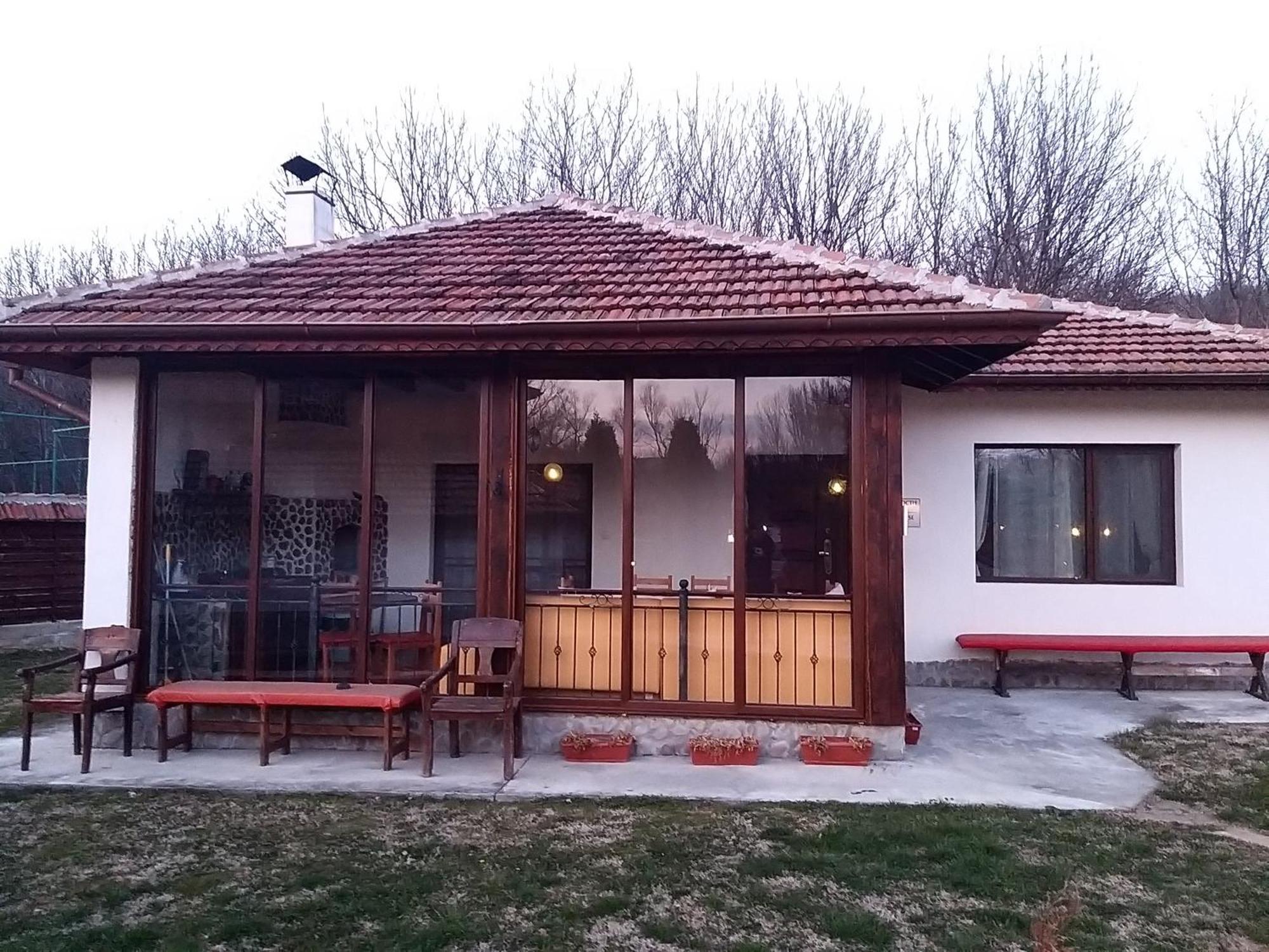 Къща За Гости "Там Край Реката " Slivek Bilik gambar